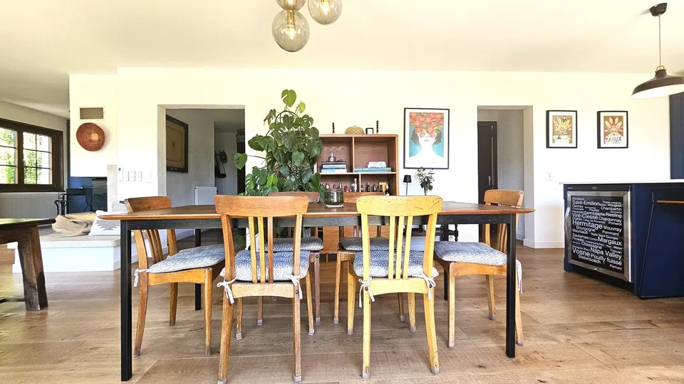 Casa di 187m2, seminterrato ristrutturato, garage, piscina a Sergy