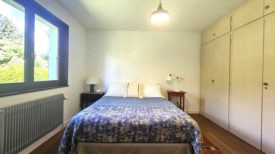 Casa di 187m2, seminterrato ristrutturato, garage, piscina a Sergy