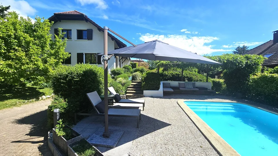 Maison de 187m2, sous-sol aménagé, garage, piscine à Sergy