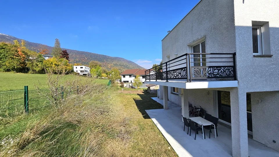 Gex, casa recente di 170m2 con tetto terrazza