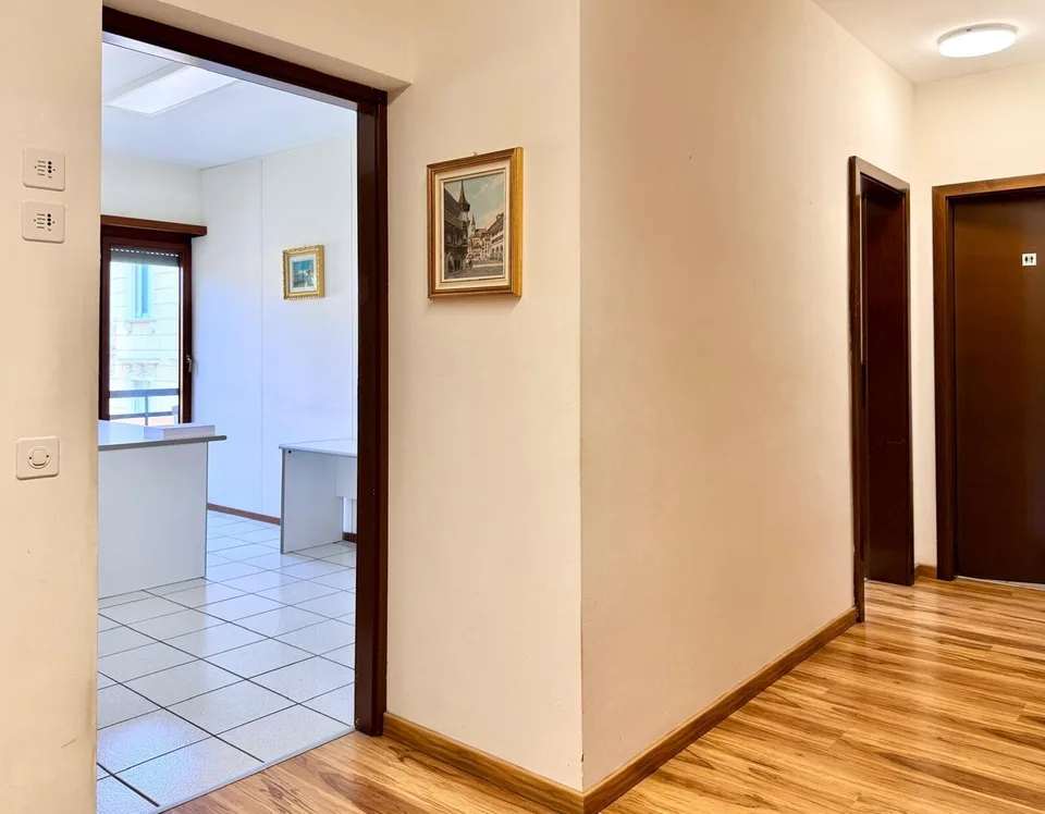 Office for Rent, 2 Rooms in Lugano City Center