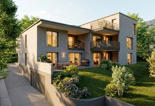 BRIGHT ATTIC APARTMENT 3.5 ROOMS IN A GREEN AREA WITH TERRACE IN LUMINO