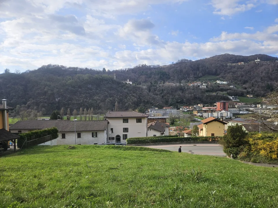 Terrain constructible de 1000 m² avec vue dégagée à Barbengo