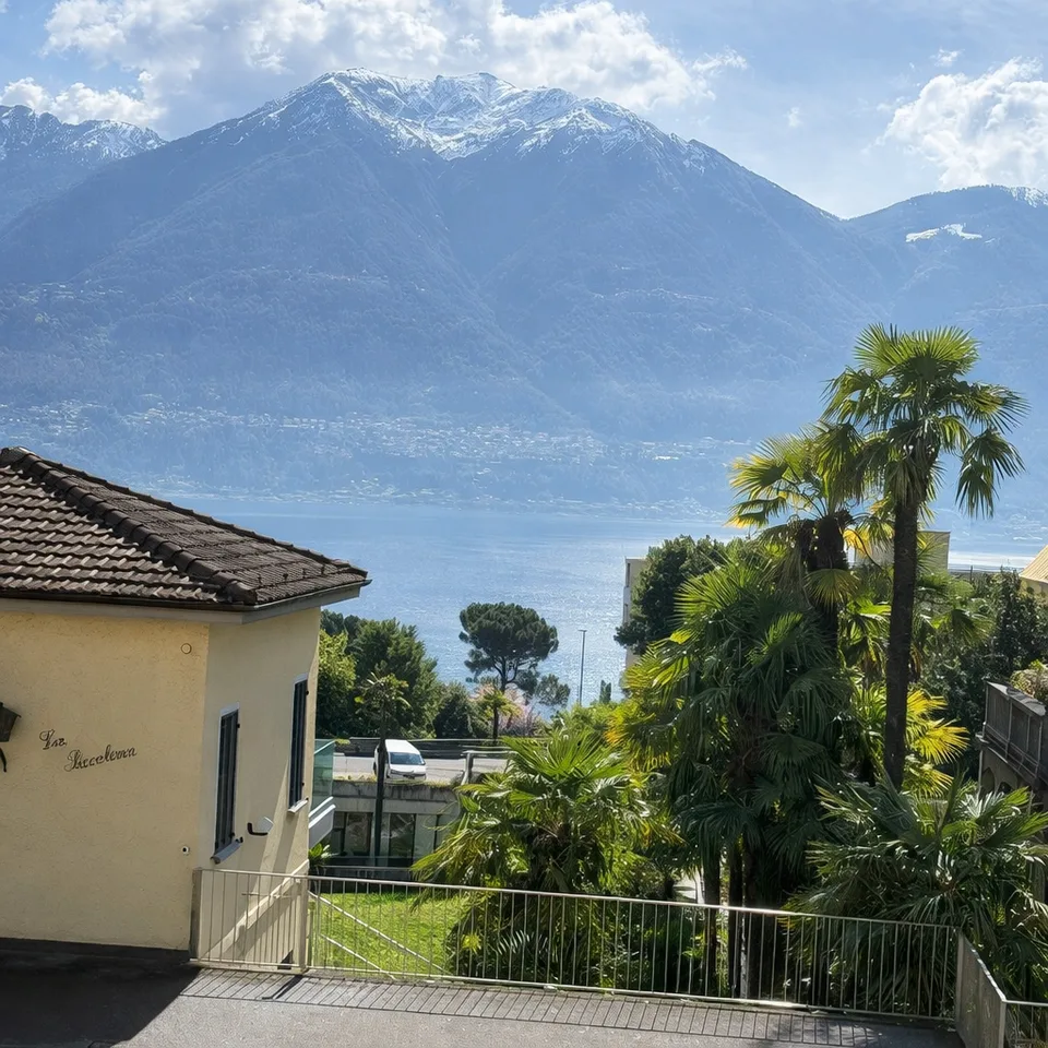 MURALTO: VISTA LAGO, LUCE E TRANQUILLITÃ IN UN 2.5 LOCALI