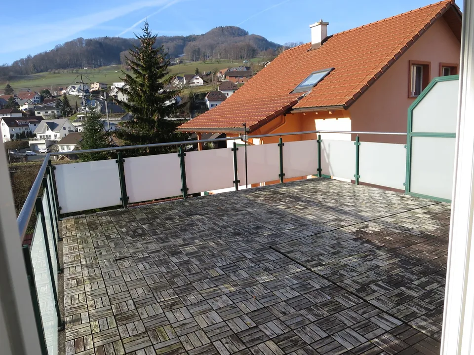 Appartamento di 4.5 locali con balcone a Läufelfingen – disponibile immediatamente!