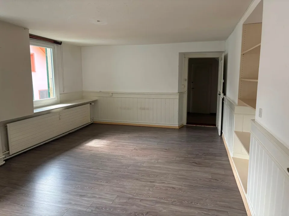 Appartamento di 4.5 locali con balcone a Läufelfingen – disponibile immediatamente!