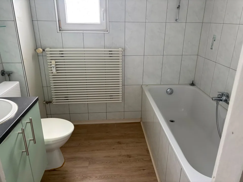 Appartamento di 4.5 locali con balcone a Läufelfingen – disponibile immediatamente!