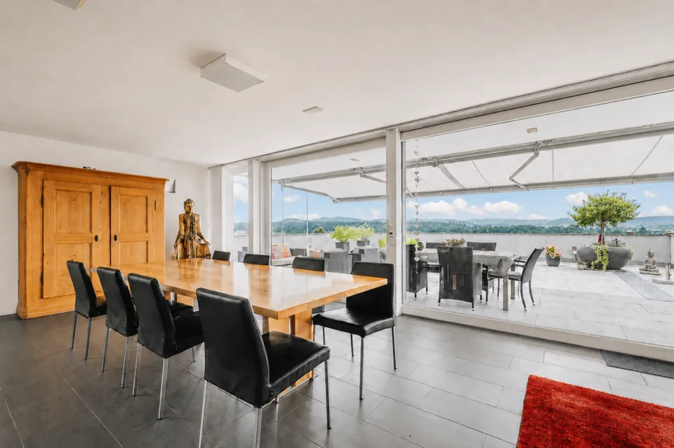 Wohnen mit unverbaubarem Panorama - modernes 7½-Zimmer-Terrassenhaus in Möriken