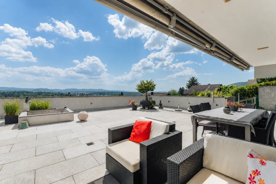 Wohnen mit unverbaubarem Panorama - modernes 7½-Zimmer-Terrassenhaus in Möriken