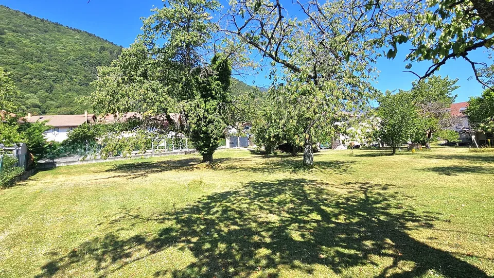 952m2 Baugrundstück für 1 oder 2 Häuser