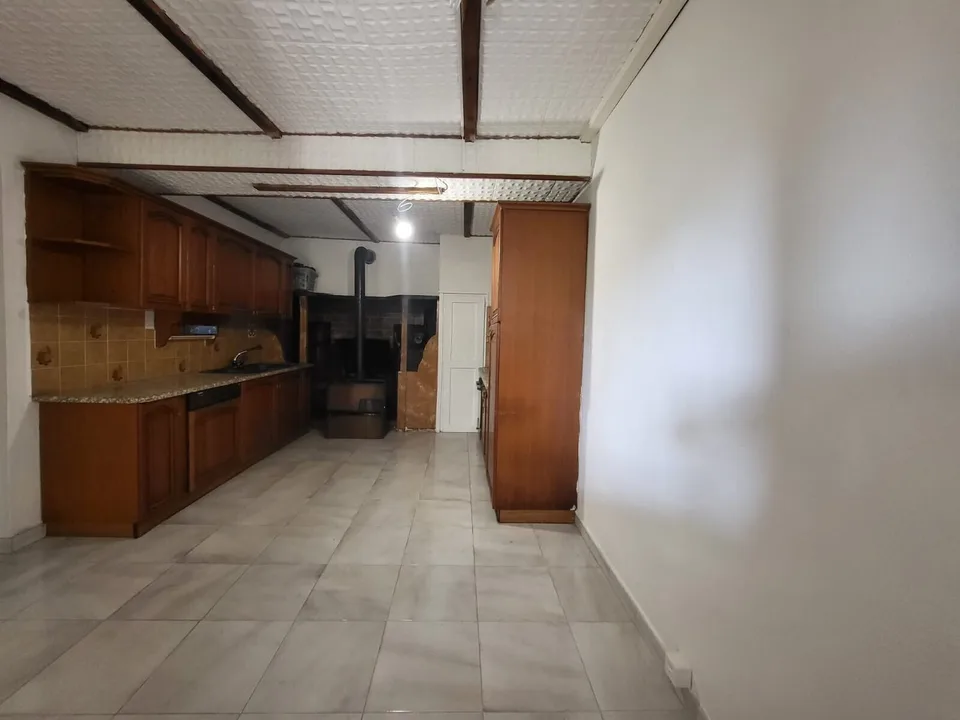 Historic Core House of 4 Rooms with Attic in Miglieglia
