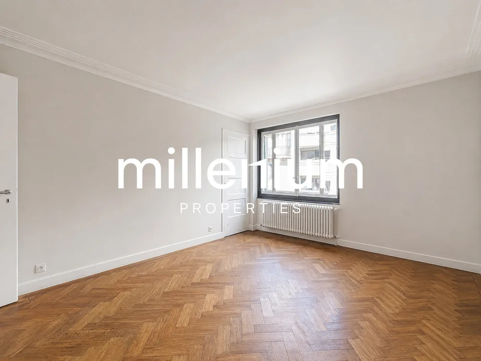 Appartement en SI avec balcon à proximité immédiate du lac