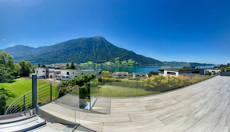 Exklusive 8.5-Zimmer-Villa mit Pool und Seeblick in Arth