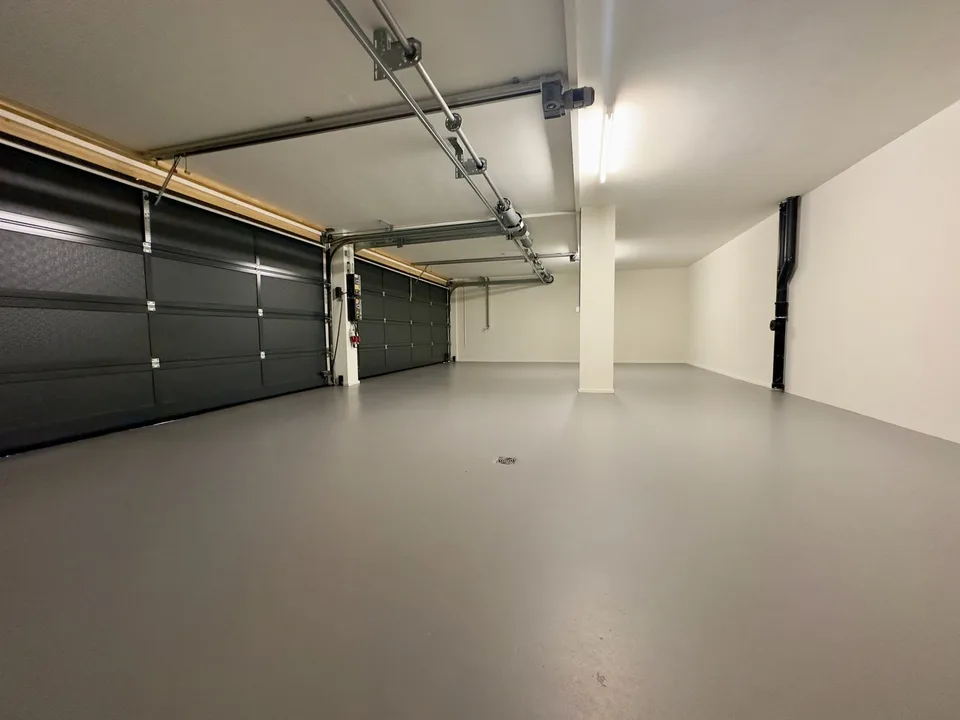 Exklusive 8.5-Zimmer-Villa mit Pool und Seeblick in Arth