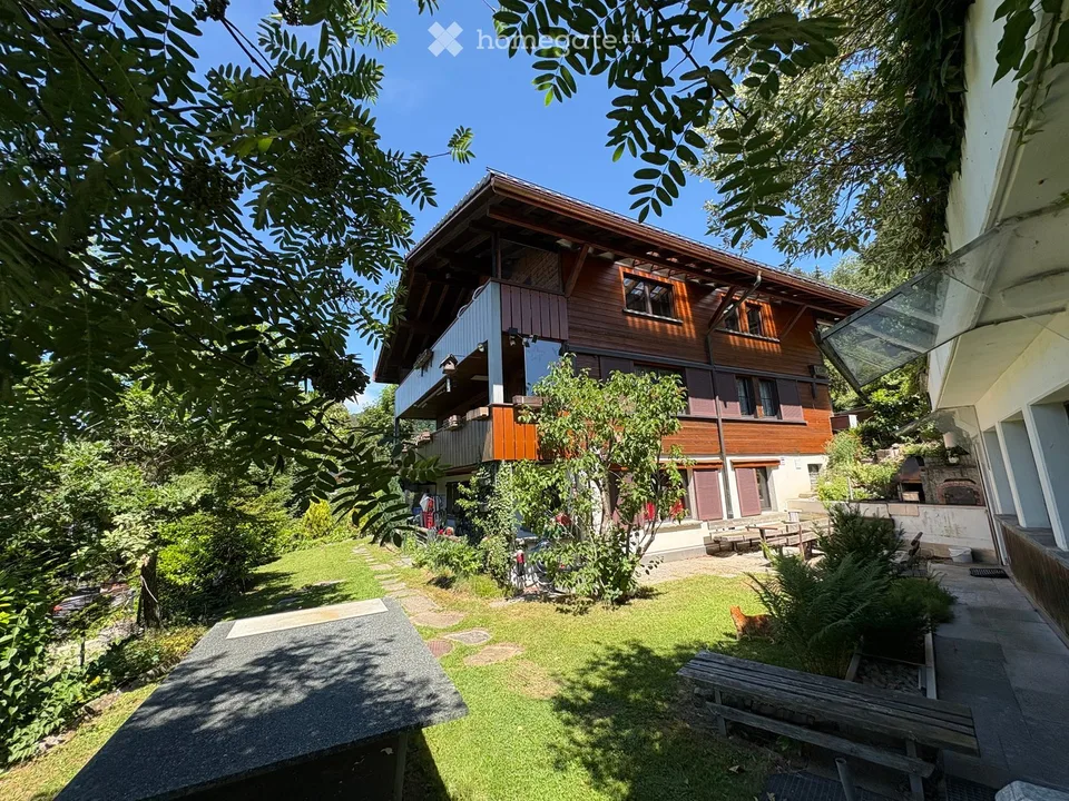 Charmante 4.5-Zimmer-Dachwohnung in Schwarzsee