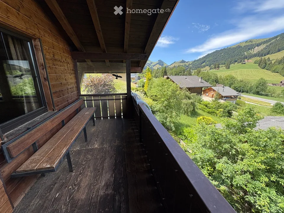 Charmante 4.5-Zimmer-Dachwohnung in Schwarzsee