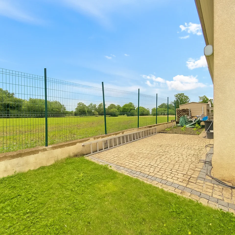 VILLA SAINT GENIS POUILLY