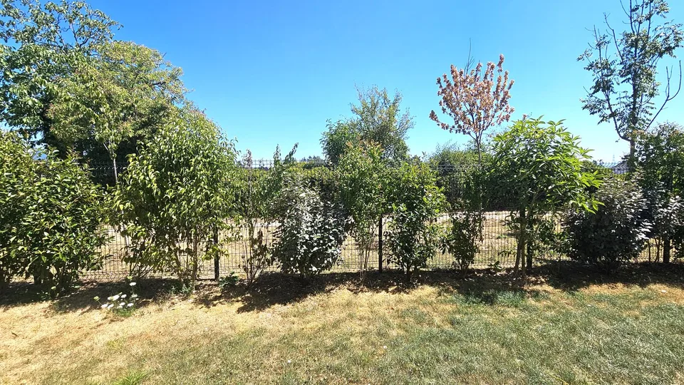 Divonne, 95m2, T4 von 2023, mit Garten/Terrasse von 162m2 und 2 Garagen