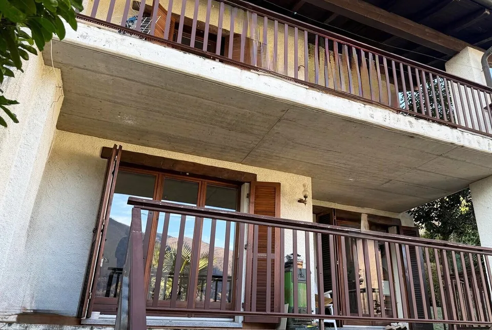 Schöne 4-Zimmer-Villa mit 2 Terrassen und Garten in Arogno