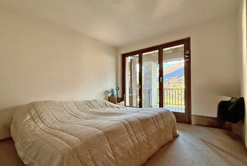 Schöne 4-Zimmer-Villa mit 2 Terrassen und Garten in Arogno