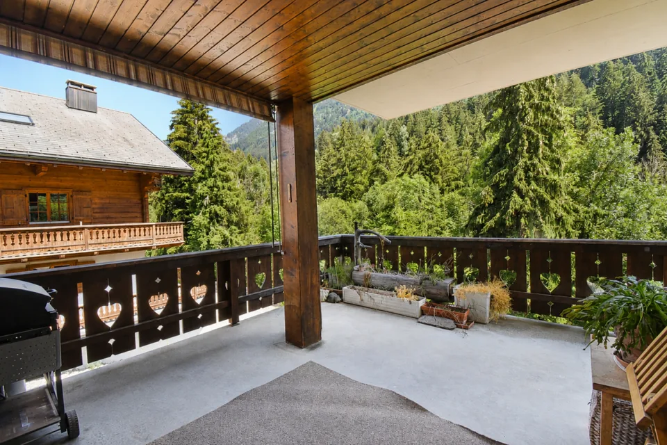 Set of 2 apartments (3.5 rooms + studio) in Champéry