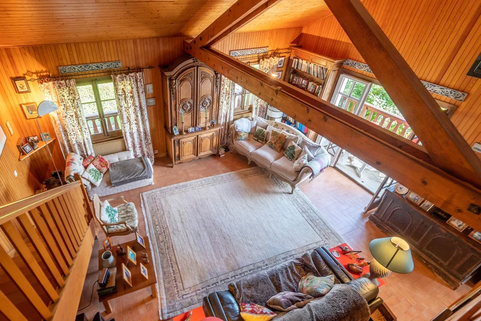 Chalet avec vue exceptionnelle Lac Léman & Mont Blanc   2 logements   227 m²