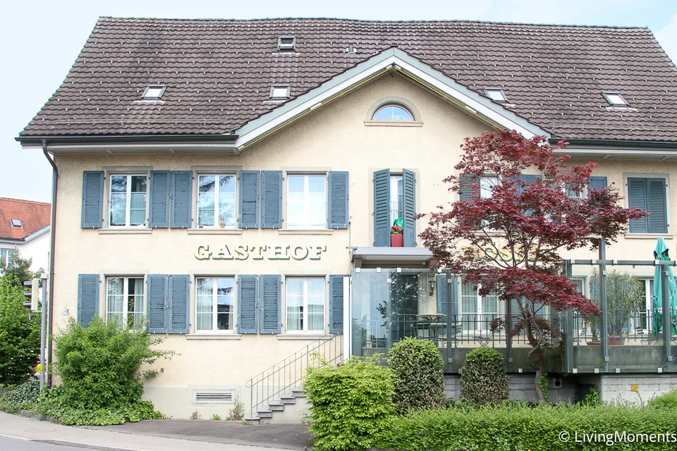 Appartement 1.5 pièces meublé avec style et espace de séjour extérieur