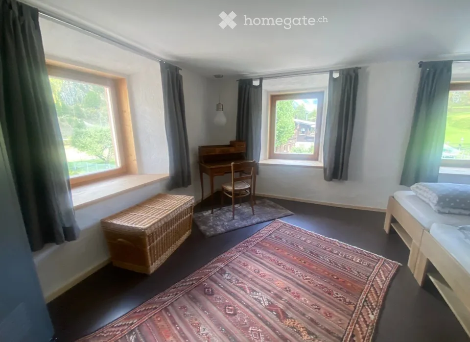 Exceptional and versatile multi-family house with horse stable