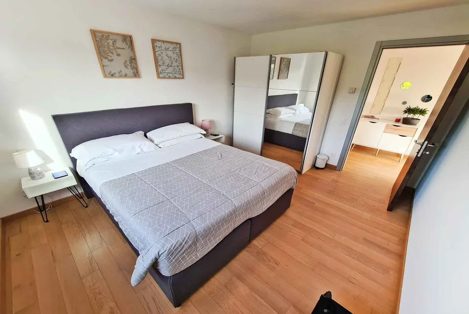 BELLISSIMO 2.5 LOCALI IN ZONA CENTRALE E SERVITA A MASSAGNO