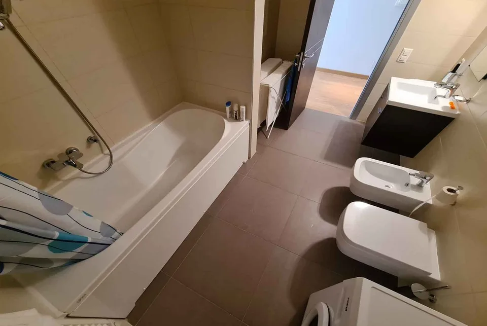 BELLISSIMO 2.5 LOCALI IN ZONA CENTRALE E SERVITA A MASSAGNO