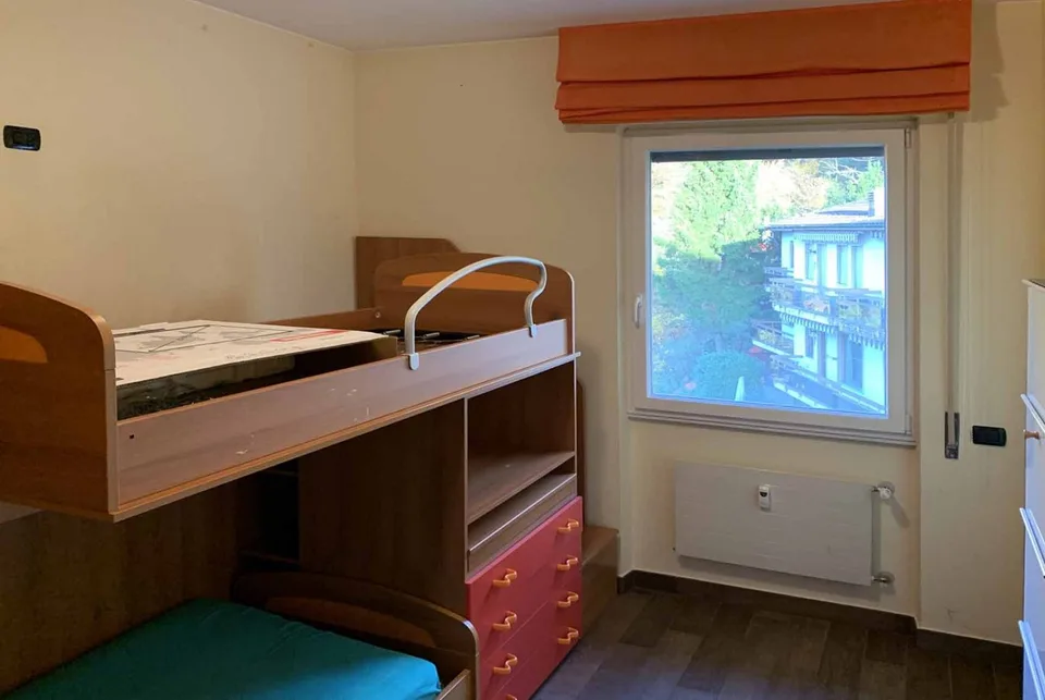 GROßES 3.5 ZIMMER-WOHNUNG MIT BALKON UND SEEBLICK IN CAMPIONE