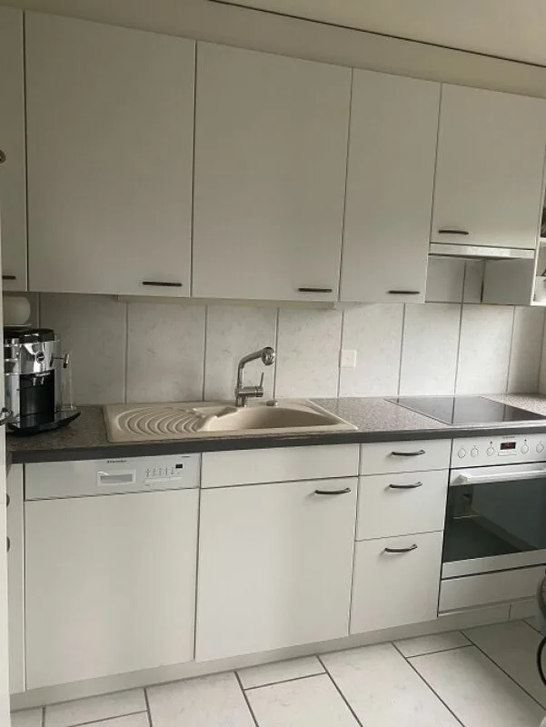 Helle 4.5-Zimmerwohnung im 14. Obergeschoss mit grossem Balkon und schöner Aussicht!