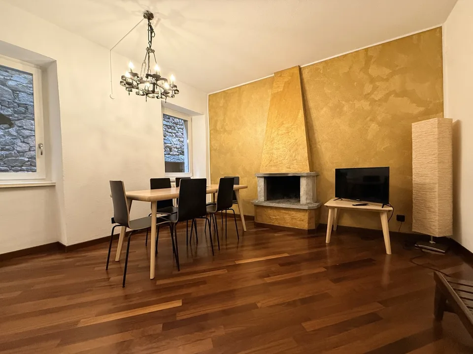 AFFITTASI ESCLUSIVO 4 LOCALI IN PALAZZO STORICO A MORCOTE