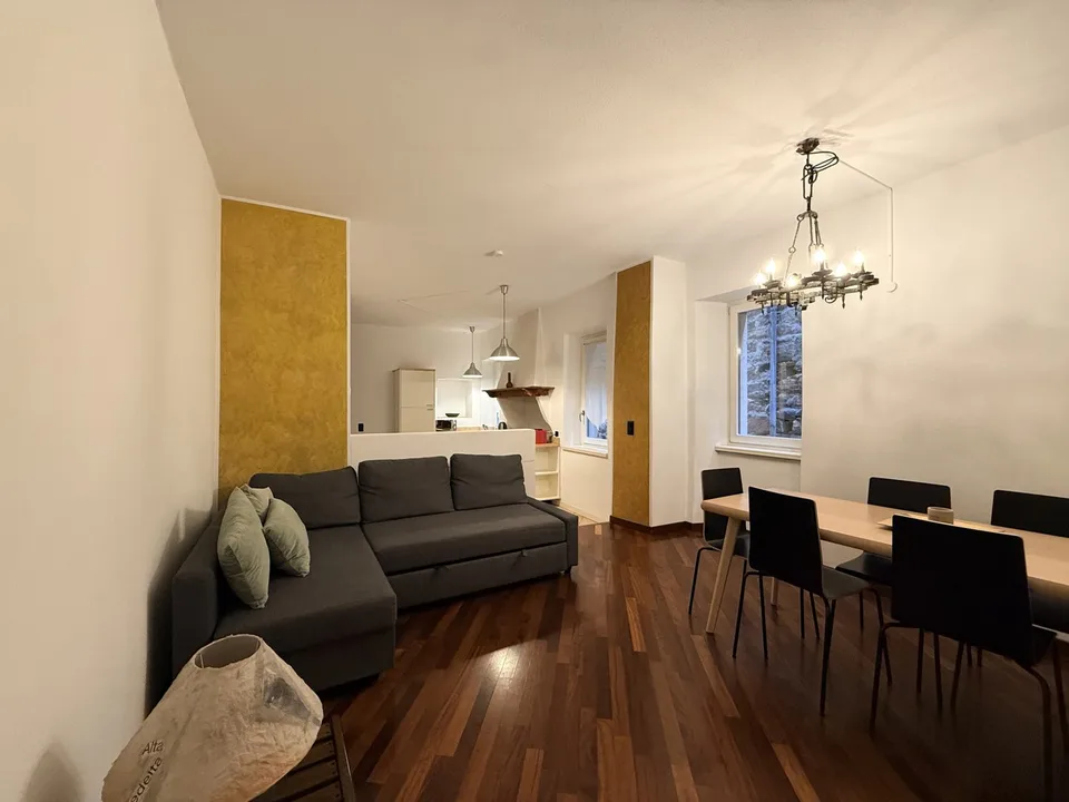 AFFITTASI ESCLUSIVO 4 LOCALI IN PALAZZO STORICO A MORCOTE