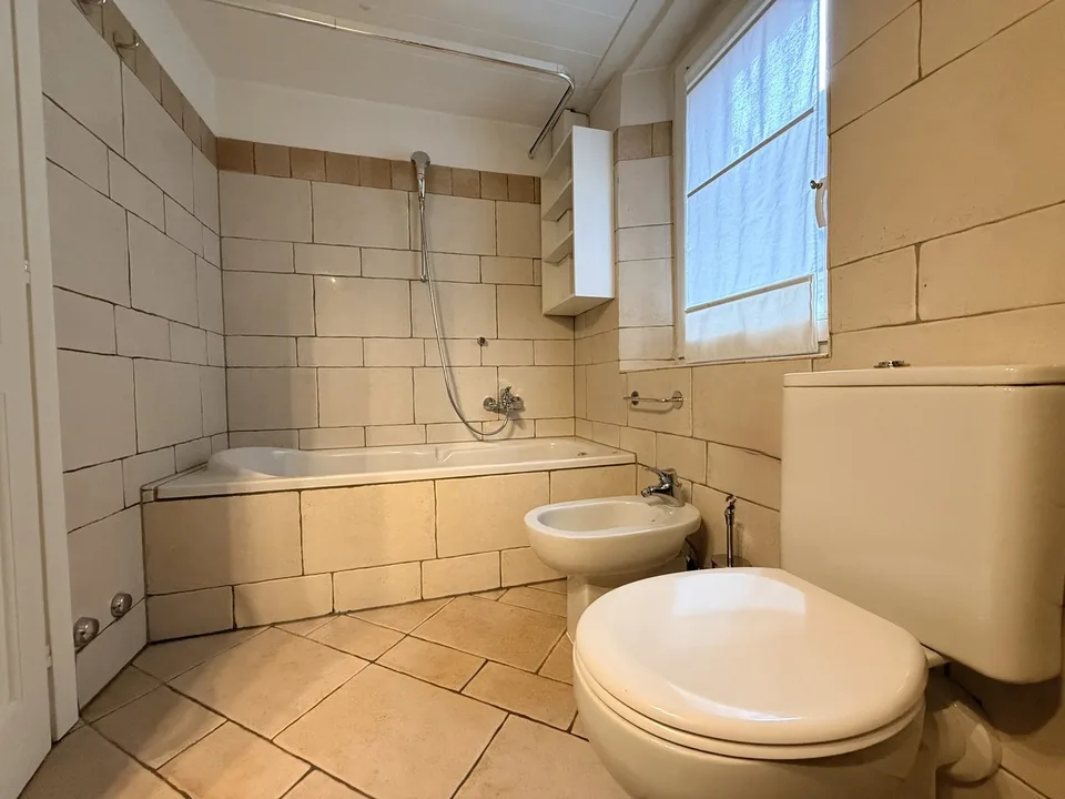 AFFITTASI ESCLUSIVO 4 LOCALI IN PALAZZO STORICO A MORCOTE