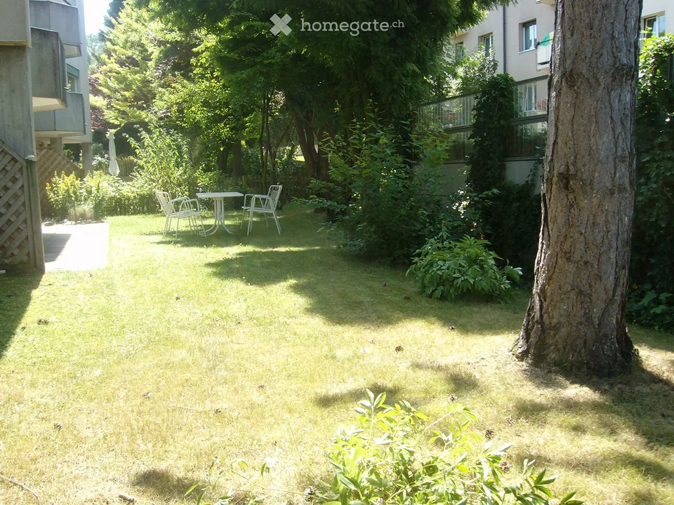 Incantevole appartamento di 3.5 locali con balcone a Bottmingen - soleggiato e centrale