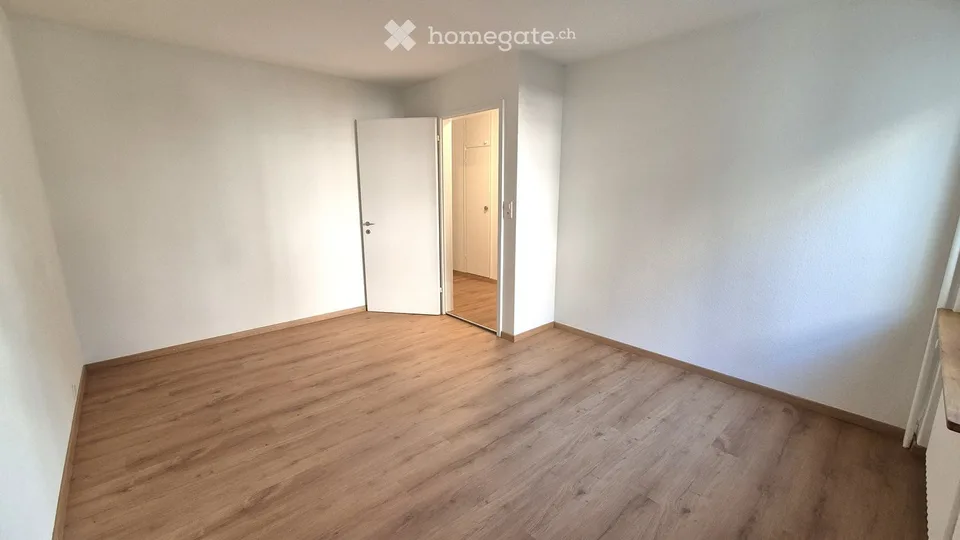 Total renovierte, trendige Wohnung im Herzen von Zürich-Altstetten!