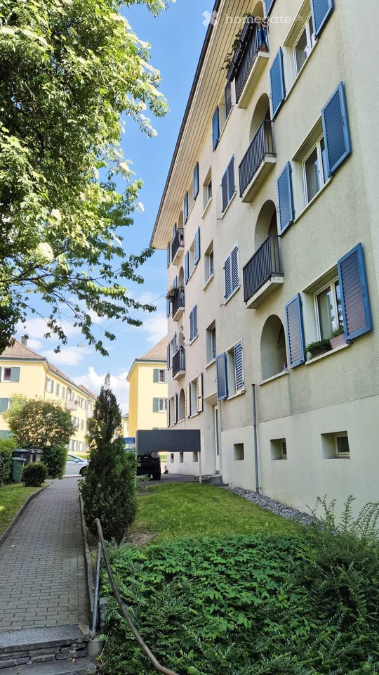 Total renovierte, trendige Wohnung im Herzen von Zürich-Altstetten!