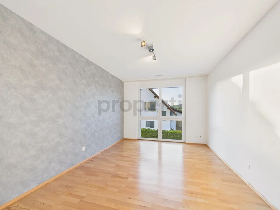 Moderne 4.5-Zimmer-Wohnung mit Balkon, Dachsen