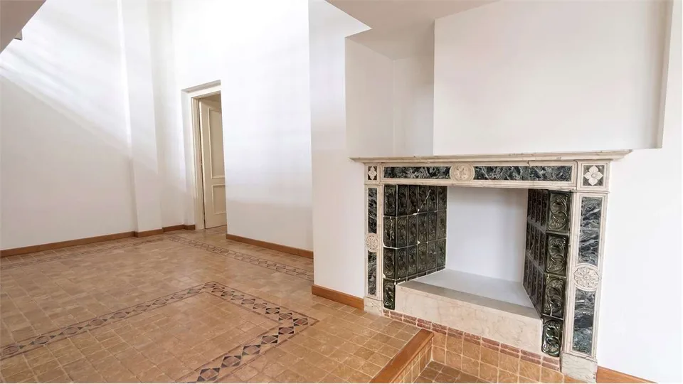 Elegantes Duplex mit Seeblick, Pool und Panoramaterrassen