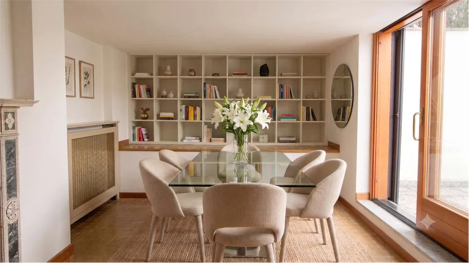 Elegantes Duplex mit Seeblick, Pool und Panoramaterrassen