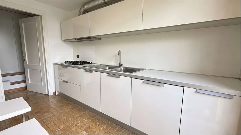 Elegantes Duplex mit Seeblick, Pool und Panoramaterrassen