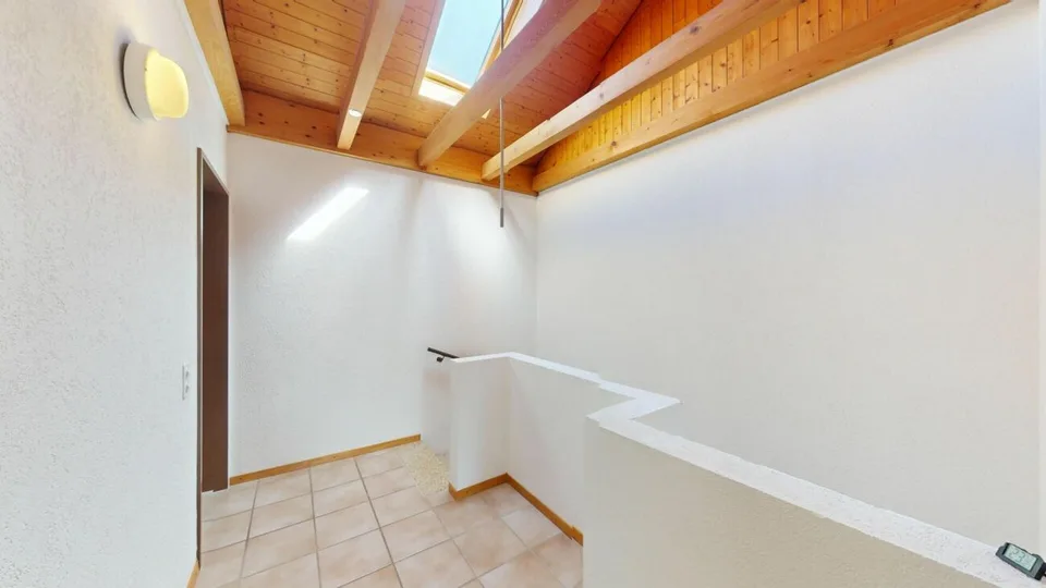 Casa a schiera di 6,5 locali situata in zona tranquilla con molto spazio
