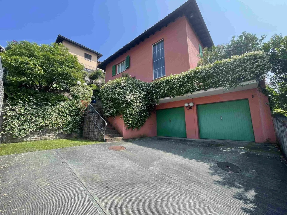 WEITLAUFENDES HAUS 5.5 IN EINZIGARTIGER LAGE IN PREGASSONA ALTA