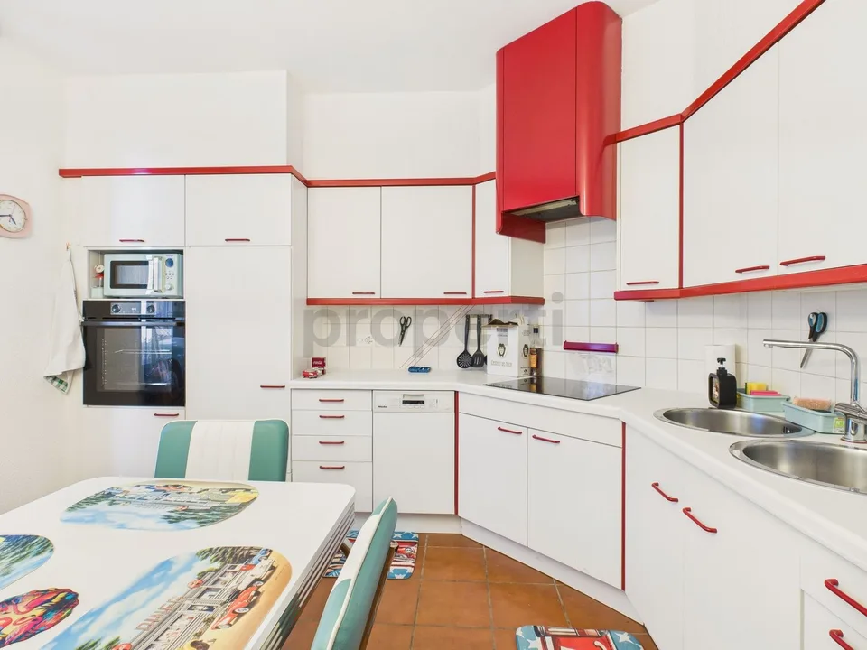 Casa bifamiliare a Viganello con vista su Lugano - ideale come residenza o investimento