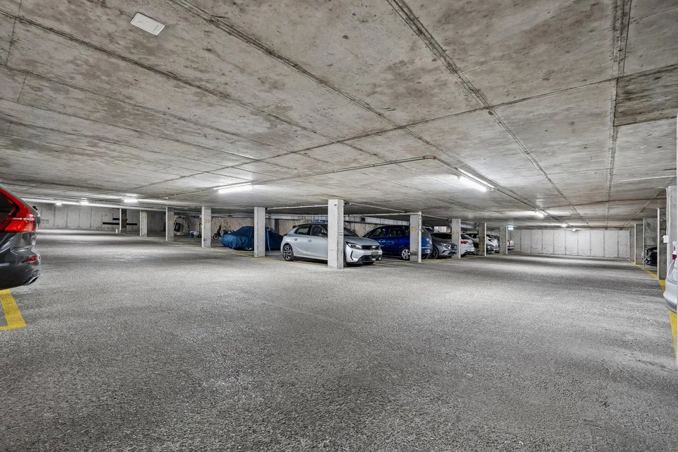 Grosszügige 3.5-Zimmer-Wohnung mit sonnigem Sitzplatz in ruhiger Lage in Zürich-Seebach