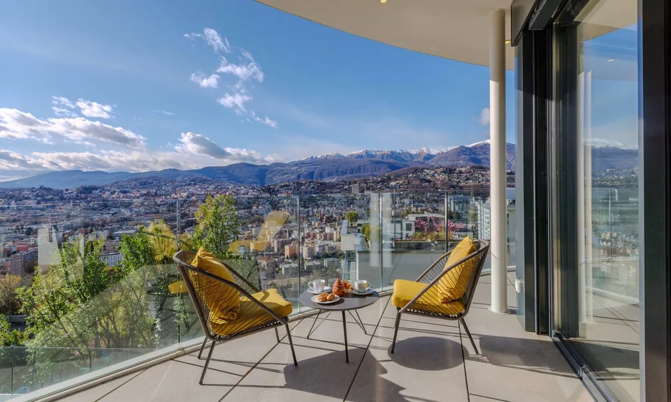 SPETTAKULÄRE VILLA MIT POOL UND PANORAMABLICK IN LUGANO