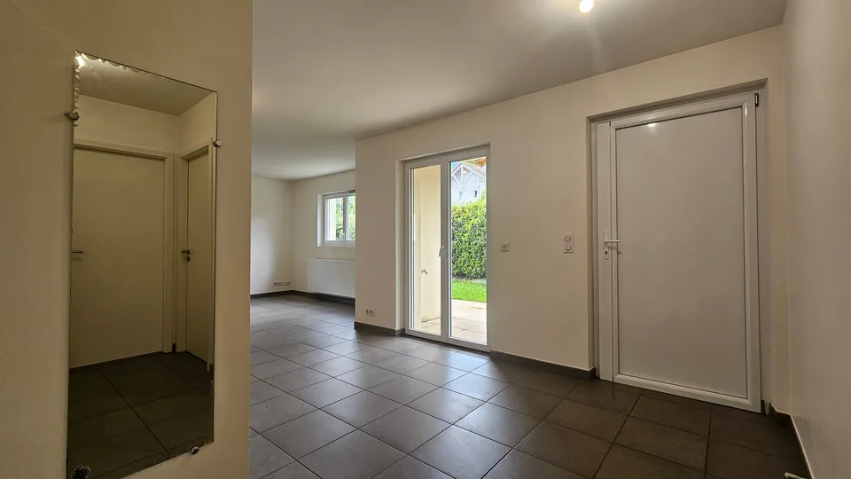 Peron, T3 de 76m2 avec terrasse/jardin 103m2, cave et 2 parkings