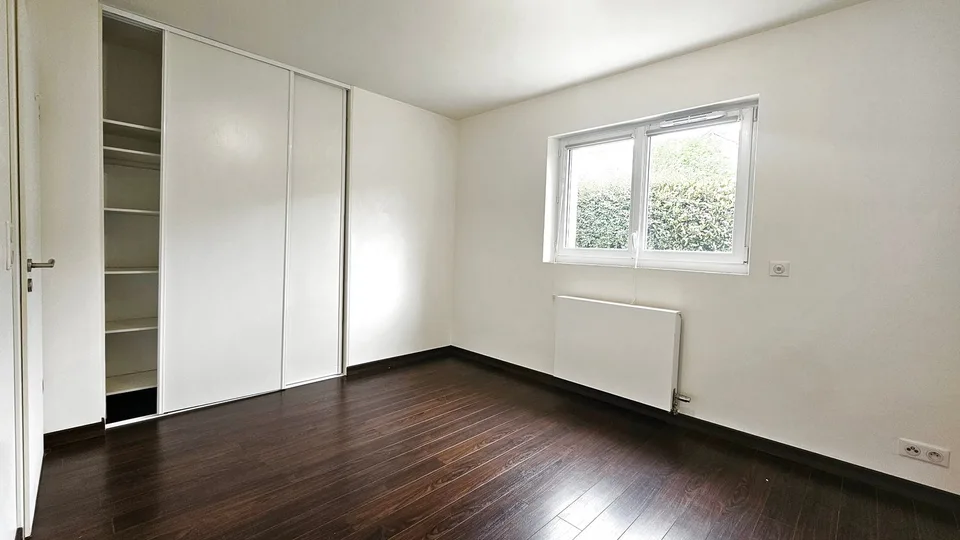 Peron, T3 de 76m2 avec terrasse/jardin 103m2, cave et 2 parkings