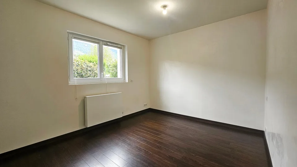 Peron, T3 de 76m2 avec terrasse/jardin 103m2, cave et 2 parkings